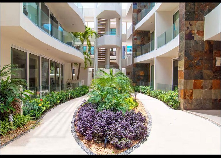 Mamitas: Moderno con Balcón y Alberca