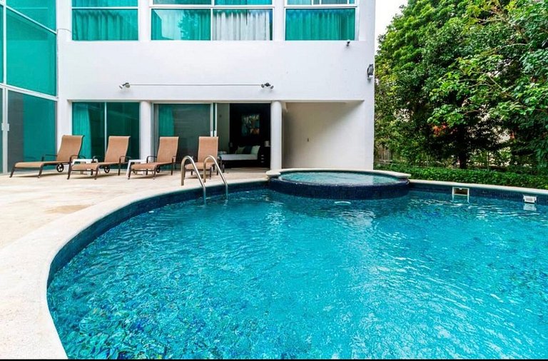 Luxury Villa in Playacar- Soaring ceilings, Pool