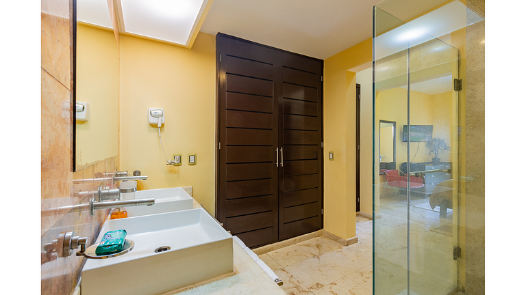 Condo Frente al Mar en el Centro