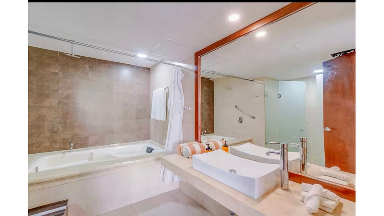 Patio Privado + Alberca | Frente al Mar