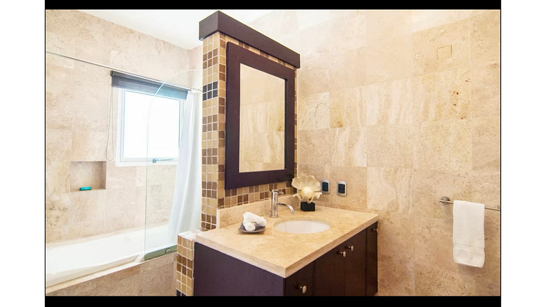 Mamitas: Moderno con Balcón y Alberca