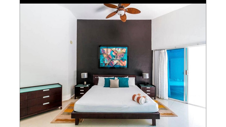 Luxury Villa in Playacar- Soaring ceilings, Pool