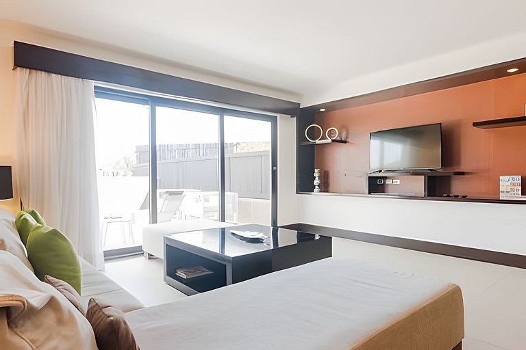 ATH114 · Aldea Thai w/Private Pool! Steps from the beach!