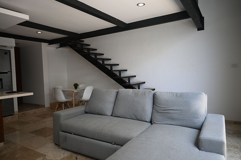 Sleek New Loft w/Plunge & Rooftop Pool Near Beach!