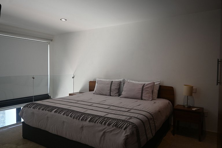 Sleek New Loft w/Plunge & Rooftop Pool Near Beach!