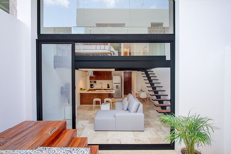 Sleek New Loft w/Plunge & Rooftop Pool Near Beach!