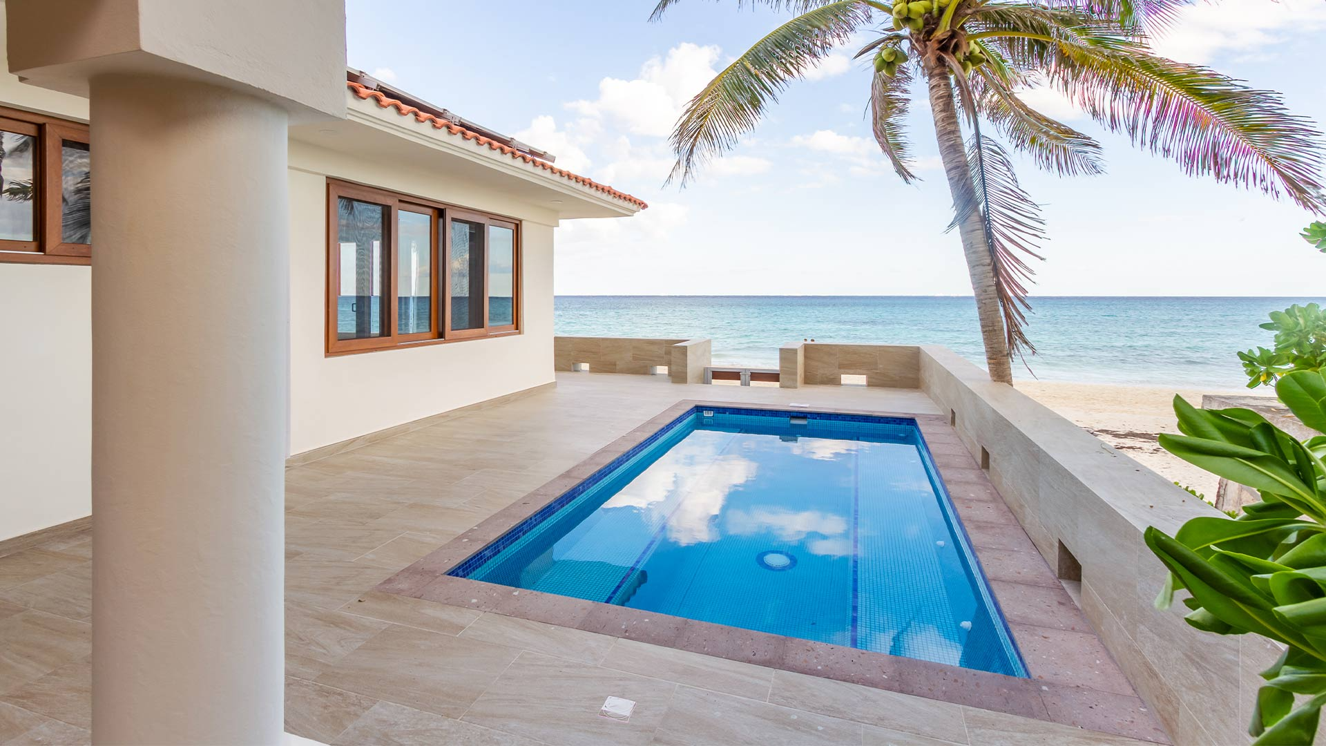 Imagem de piscina em condomínio de temporada